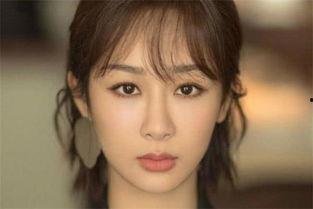 杨紫最新的爆料新剧,穿越时空的奇幻之旅，演绎青春与成长